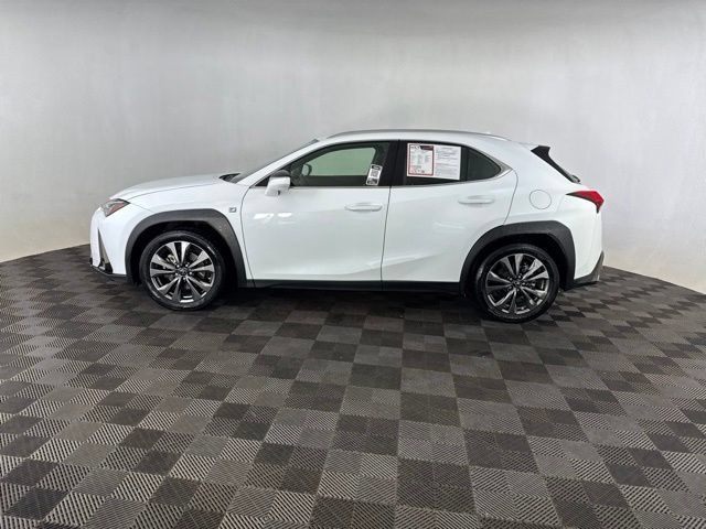 Used 2019 Lexus UX 200 F Sport w/ F Sport Premium Package FWD image 10