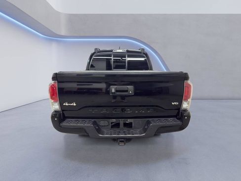 Used 2016 Toyota Tacoma Limited image 5