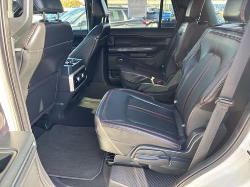 Used 2024 Ford Expedition Limited image 33