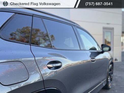 New 2026 Volkswagen Tiguan SE R-Line image 9