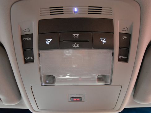 Used 2013 Lexus RX 450h AWD image 38