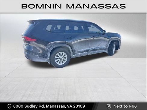 Used 2024 Toyota Grand Highlander XLE image 2