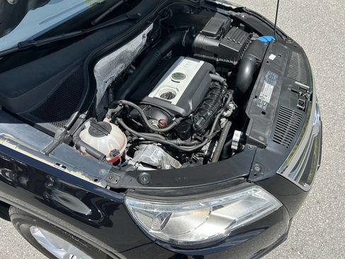 Used 2011 Volkswagen Tiguan S image 18
