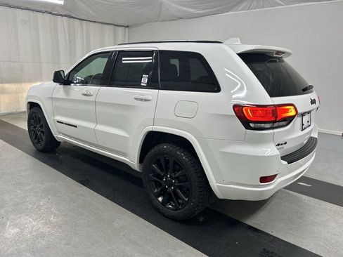 Used 2018 Jeep Grand Cherokee Altitude image 5