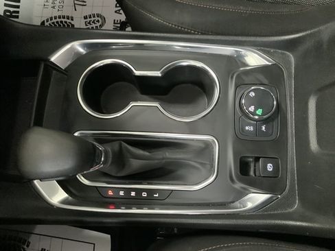 Used 2021 Chevrolet Traverse LT w/ LPO, Floor Liner Package AWD/4WD image 37