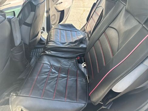 Used 2014 FIAT 500L Easy w/ Popular Equipment Group FWD image 14