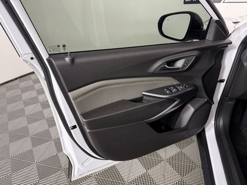 Used 2025 Chevrolet Trax ACTIV w/ Driver Confidence Package image 12