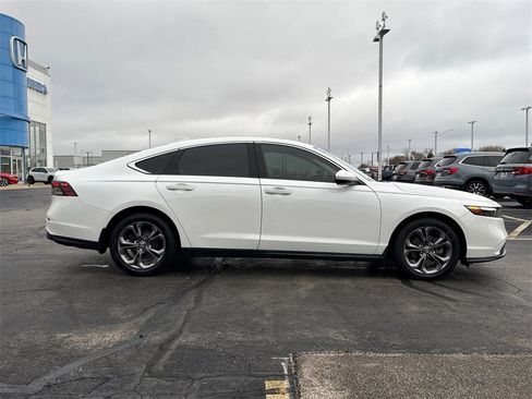 Certified 2023 Honda Accord EX image 10