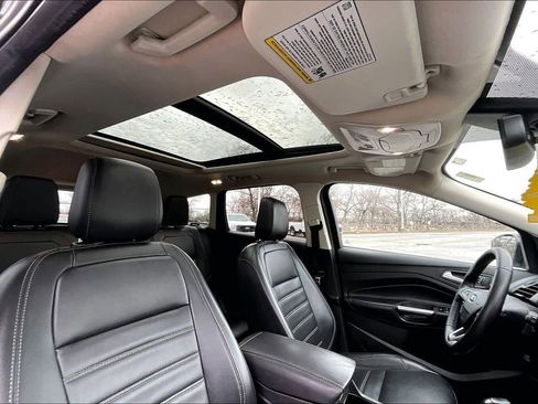 Used 2019 Ford Escape SEL image 21