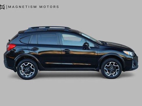 Used 2017 Subaru Crosstrek 2.0i Premium AWD/4WD image 2