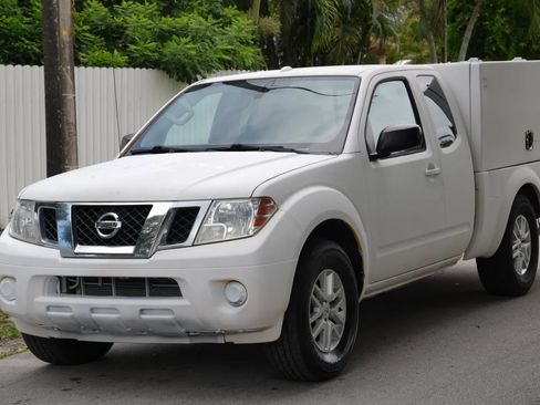 Used 2018 Nissan Frontier SV RWD image 5