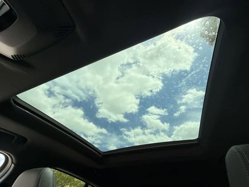 Used 2025 BMW X2 xDrive28i image 17