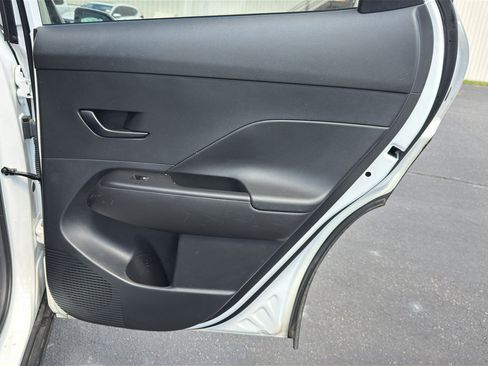 Used 2025 Hyundai Kona SEL FWD image 28