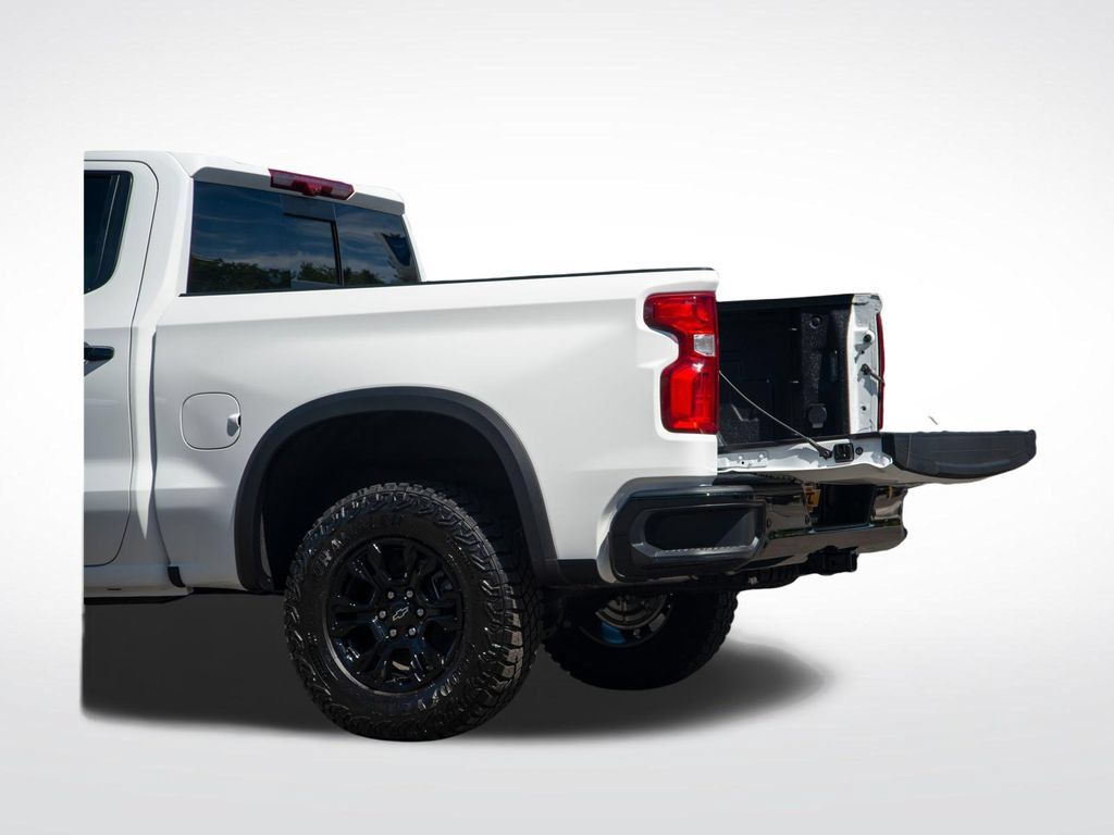 New 2026 Chevrolet Silverado 1500 ZR2 w/ LPO, Dark Essentials Package AWD/4WD image 10