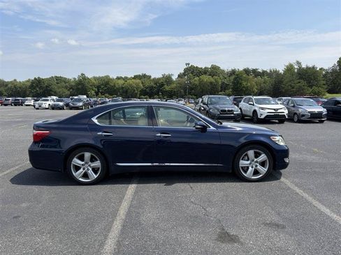 Used 2011 Lexus LS 460 w/ Luxury Value Edition RWD image 5