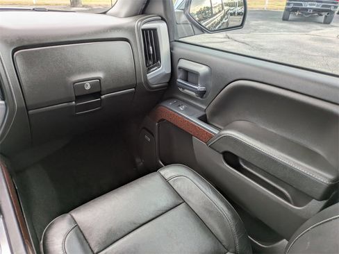 Used 2018 GMC Sierra 1500 SLT image 16