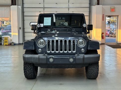 Used 2016 Jeep Wrangler Unlimited Sahara w/ Max Tow Package image 6