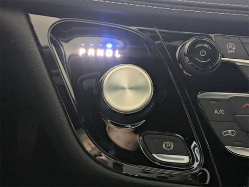 New 2026 Chrysler Pacifica Select image 21