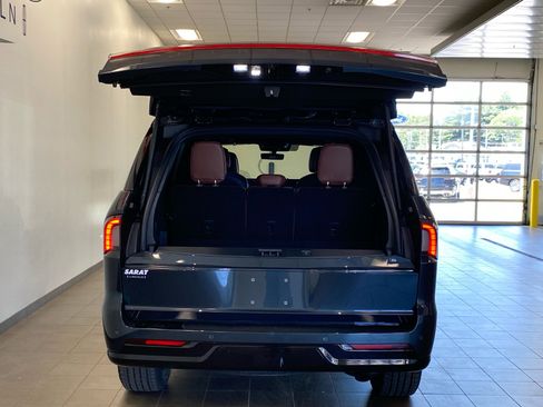 New 2026 Lincoln Navigator Reserve AWD/4WD image 14