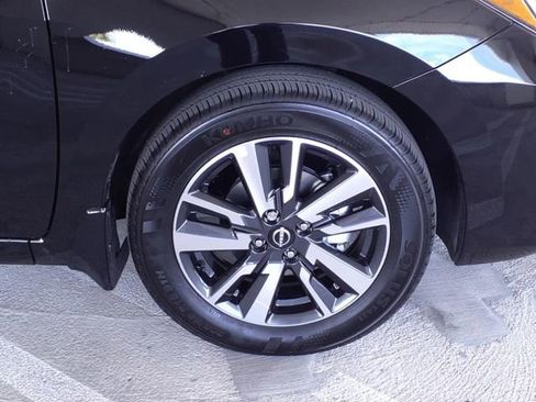 New 2025 Nissan Versa SV w/ Trunk Package image 5