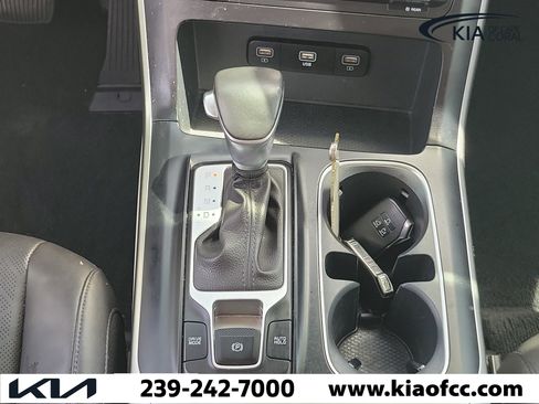 Used 2024 Kia Carnival LX FWD image 21
