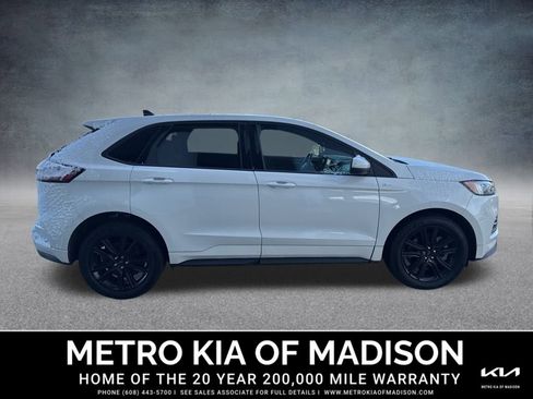Used 2022 Ford Edge ST-Line w/ Cold Weather Package image 7