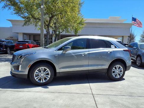 New 2026 Cadillac XT5 Luxury image 2