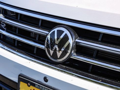 Used 2022 Volkswagen Tiguan SEL R-Line image 3