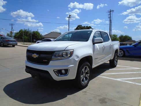 Used 2016 Chevrolet Colorado Z71 AWD/4WD image 2