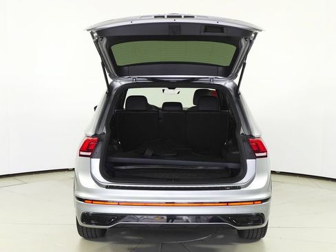 Certified 2023 Volkswagen Tiguan SE R-Line FWD image 10