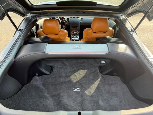Used 2006 Nissan 350Z Track w/ (N93) Cargo Convenience Pkg RWD image 25
