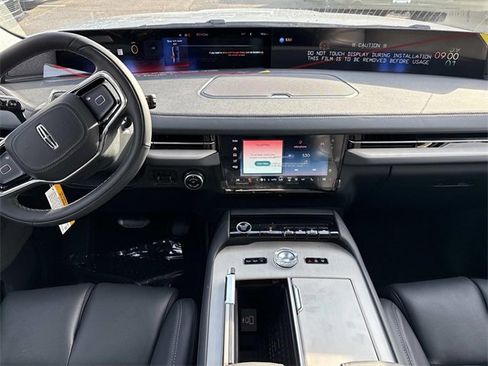 New 2025 Lincoln Navigator Reserve image 16