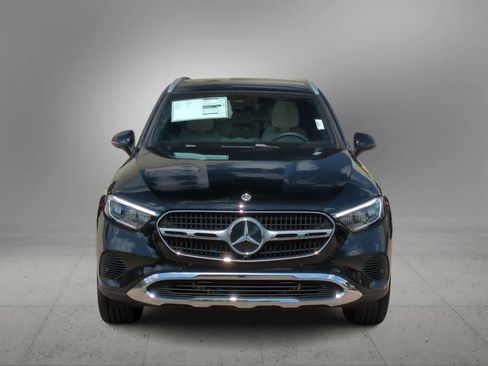 Used 2025 Mercedes-Benz GLC 300 4MATIC image 3