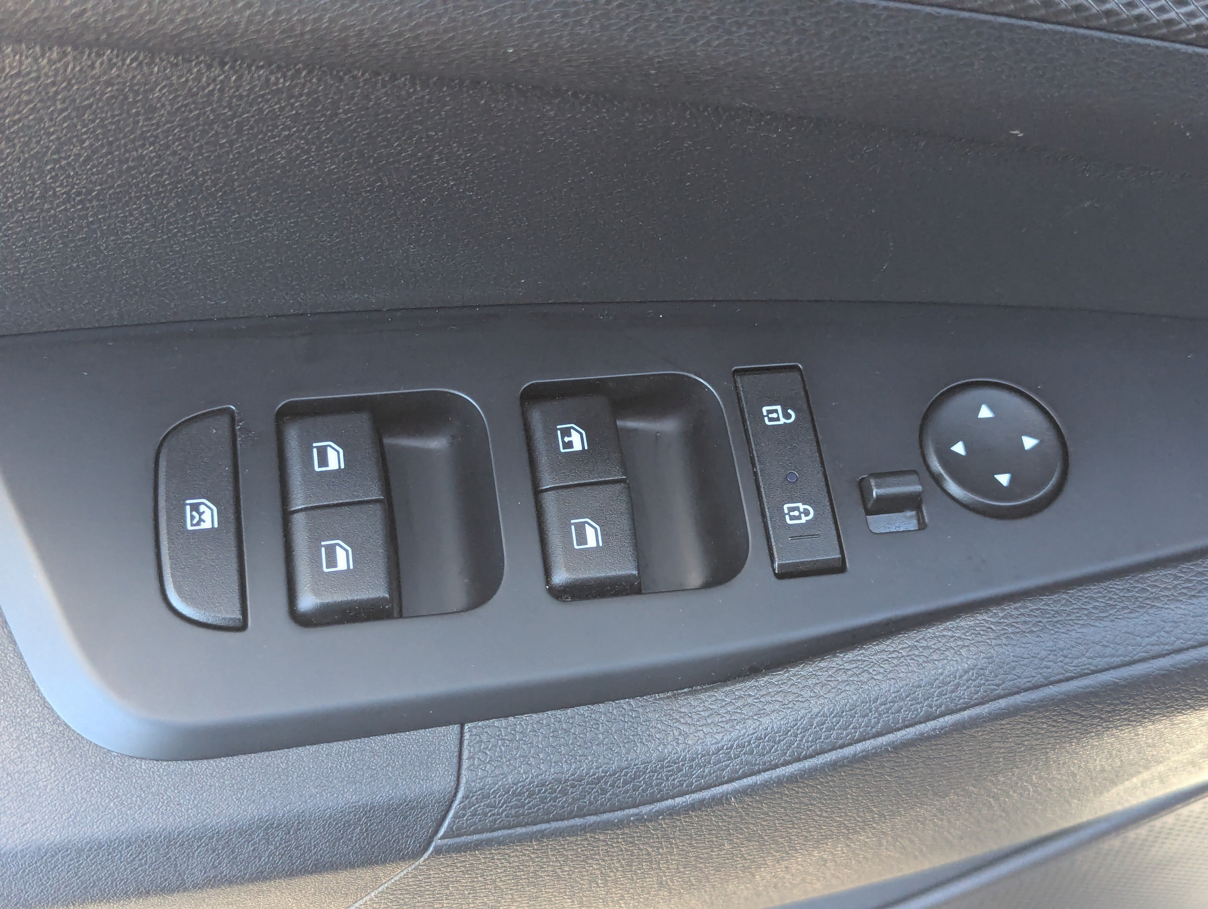 Used 2025 Kia Sportage LX FWD image 21