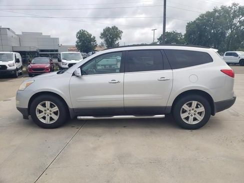 Used 2011 Chevrolet Traverse LT FWD image 9