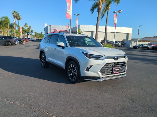 Used 2026 Toyota Grand Highlander AWD Hybrid image 3