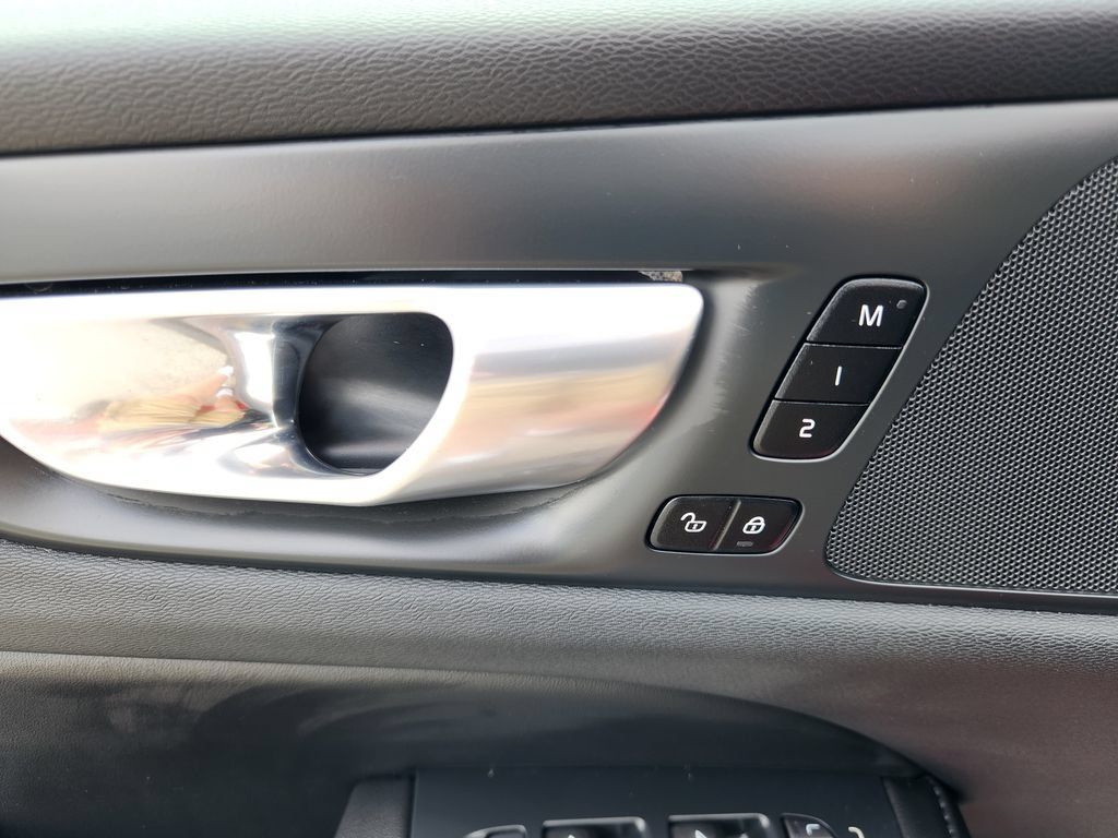 Certified 2024 Volvo S60 B5 Plus AWD/4WD image 18