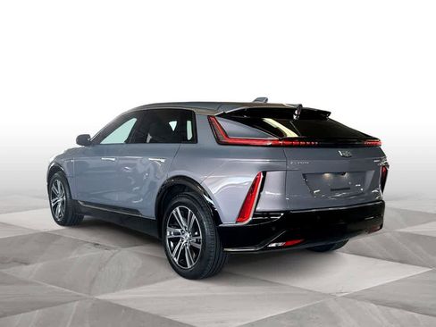 Used 2024 Cadillac Lyriq Luxury AWD/4WD image 6