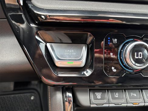 Used 2024 GMC Sierra 2500 AT4 w/ AT4 Premium Plus Package image 27