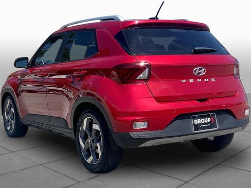 Used 2023 Hyundai Venue Limited image 12