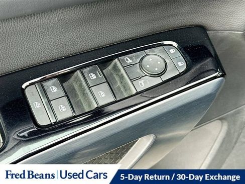 Used 2023 Nissan Pathfinder SL AWD/4WD image 25