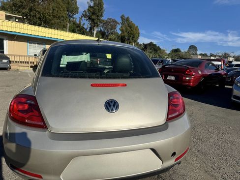 Used 2013 Volkswagen Beetle 2.5 image 8