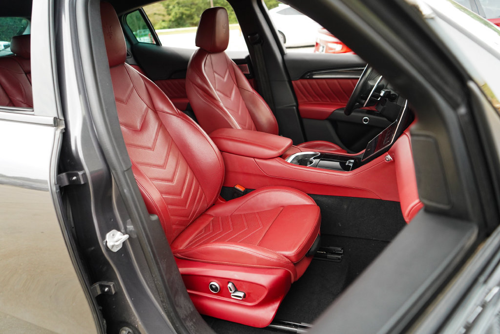 Used 2023 Maserati Grecale Modena AWD/4WD image 14