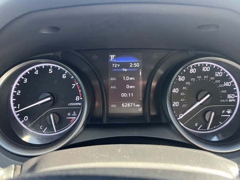 Used 2022 Toyota Camry SE image 17