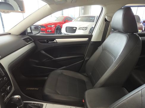 Used 2012 Volkswagen Passat 2.5 SE FWD image 16