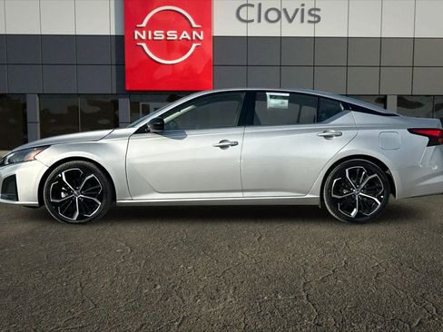 Used 2024 Nissan Altima 2.5 SR image 6