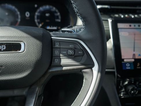 New 2025 Jeep Grand Cherokee Limited image 21