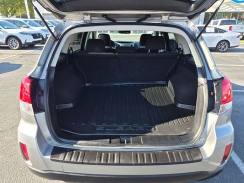 Used 2011 Subaru Outback 2.5i Premium AWD/4WD image 27
