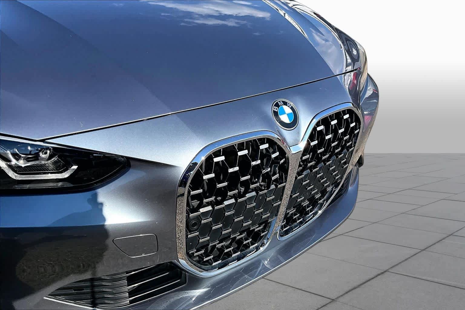 Used 2021 BMW 430i Coupe w/ Convenience Package RWD image 32