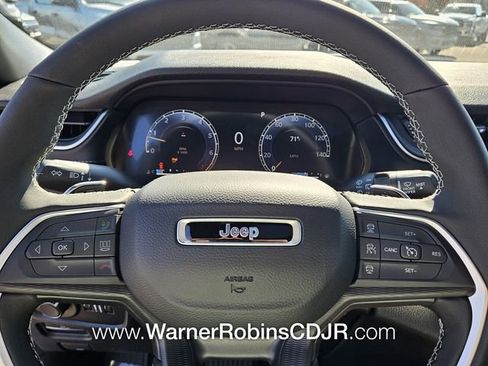 New 2025 Jeep Grand Cherokee L Laredo w/ Luxury Tech Group I image 24